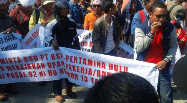 650 Buruh Sub Kontraktor BOB Duduki Kantor Bupati 