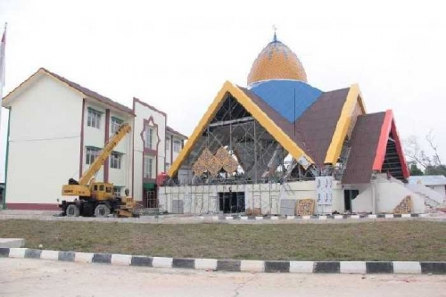 Belum Dipakai Gedung SMP Madani Senilai Rp45 Miliar Sudah Bocor 