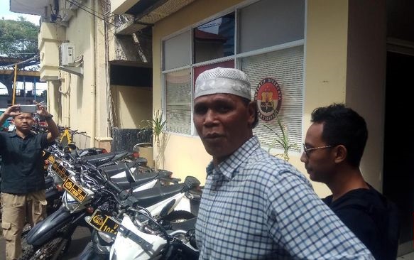 Jelang Vonis, Hercules Mengamuk Kejar Wartawan di PN Barat