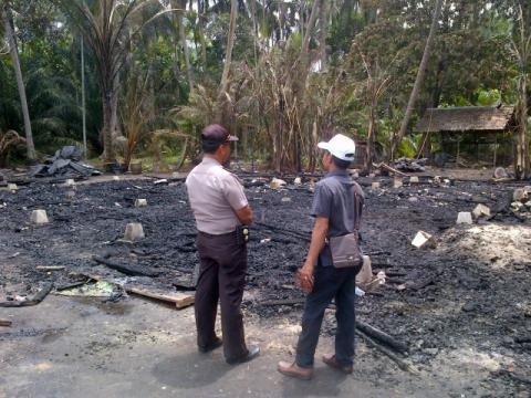 Ditinggal Pergi Motong Karet, Rumah Janda Ludes Terbakar