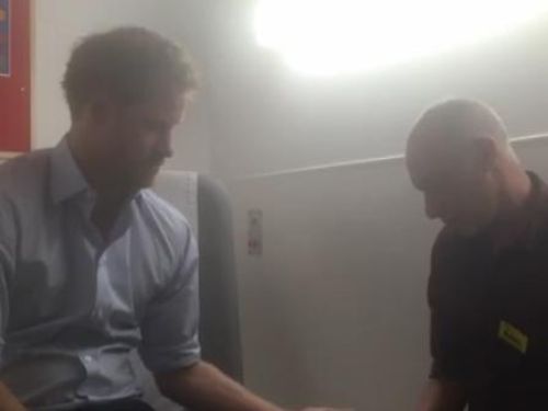 Tingkatkan Kesadaran Masyarakat, Pangeran Harry Lakukan Tes HIV-AIDS 