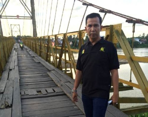 Tak Diurus Pemerintah, Masyarakat Ingin Bongkar Jembatan Gantung Sawah Kuansing