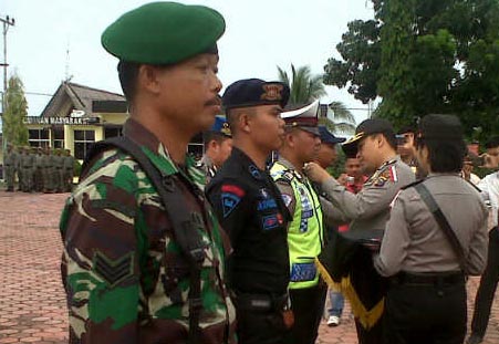 Hanya Dua Pasangan Hadiri Gelar Pasukan Pengamanan Pilkada Rohil 