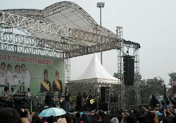 Wali Band Meriahkan HUT XVI Kabupaten Siak