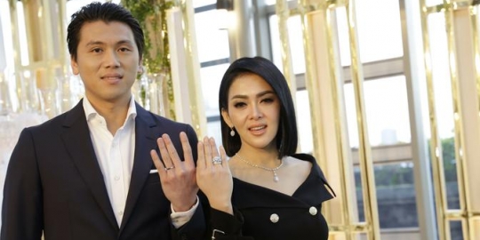 Ini Mahar Pernikahan Reino Barack untuk Syahrini 