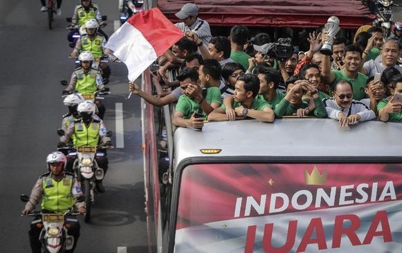 Arak-arakan Timnas Indonesia U-22 Sepi Suporter 