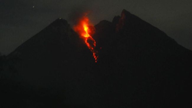 Merapi 8 Kali Luncurkan Lava ke Kali Gendol Sejak Minggu 