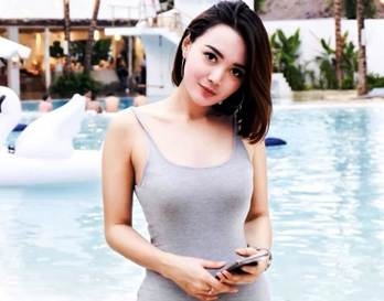 Wika Salim Tarik Perhatian Netizen