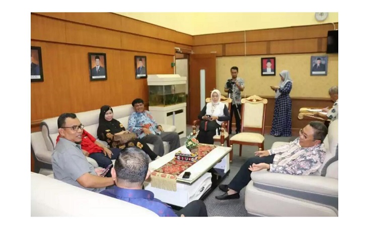 Wakil Ketua DPRD Riau Menerima Kunjungan Kerja DPRD Dumai