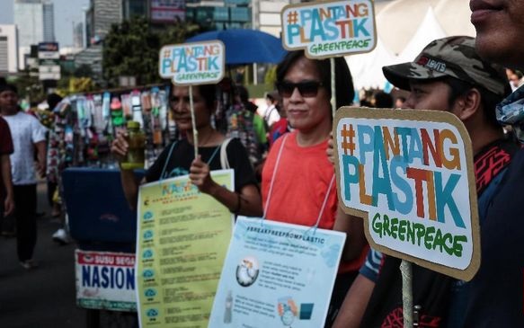 Alfamart dan Alfamidi Patok Kantong Plastik Rp500 per Lembar