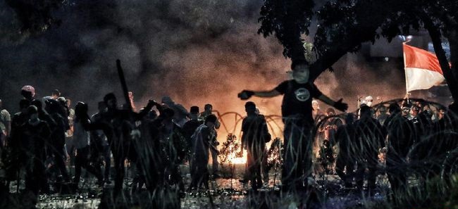 Massa Tak Dikenal dalam Bentrok Sabang sampai Petamburan 