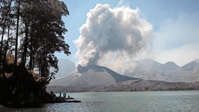 Gunung Barujari Masih Berstatus Waspada Level II