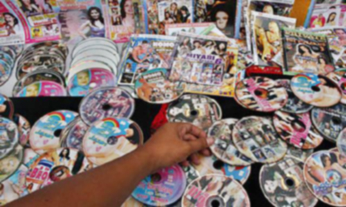 Operasi Pekat, Satresrim Polres Pelalawan Sita Ratusan Botol Miras dan VCD Porno