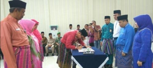 Gantikan Iqaruddin, Yulian Norwis Resmi Jabat Plt Sekda Kepulauan Meranti 