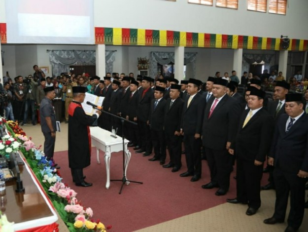 45 Anggota DPRD Rokan Hulu Resmi Dilantik 