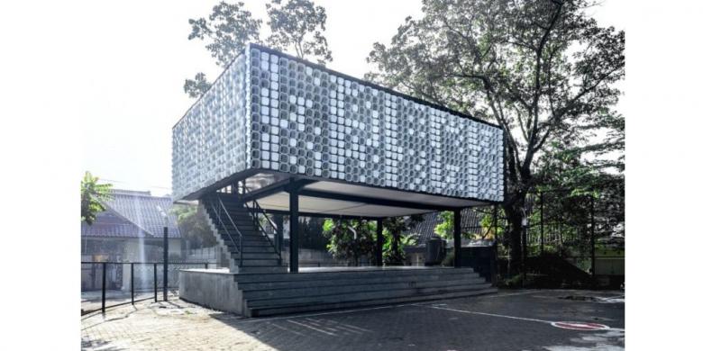 Unik, Bandung Punya Perpustakaan Berdinding 2.000 Ember Es Krim 