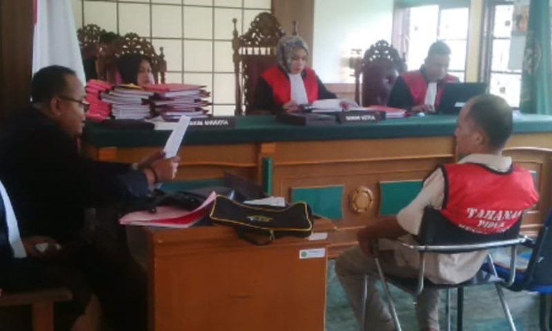 Cemarkan nama baik PWI Bengkalis, Caleg Partai Berkarya jalani sidang perdana