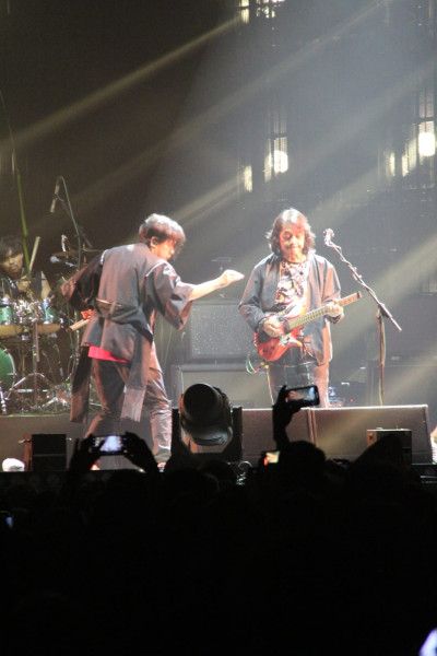 Keren ! Konser GIGInfinity Band GIGI Ajak Fans dan  'GIGI KITA' Serukan Perdamaian dan Peduli Sesama