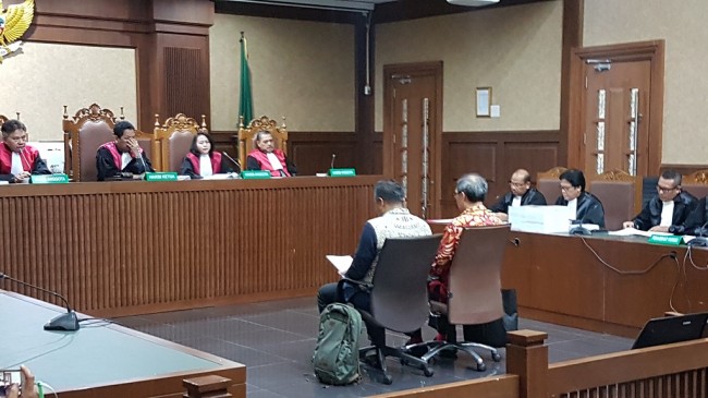 Made Oka Bantah Jadi Perantara Suap Novanto