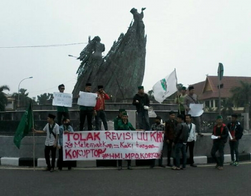 Gelar Aksi di Awal Tahun Baru Islam, HMI MPO Tolak Revisi UU KPK
