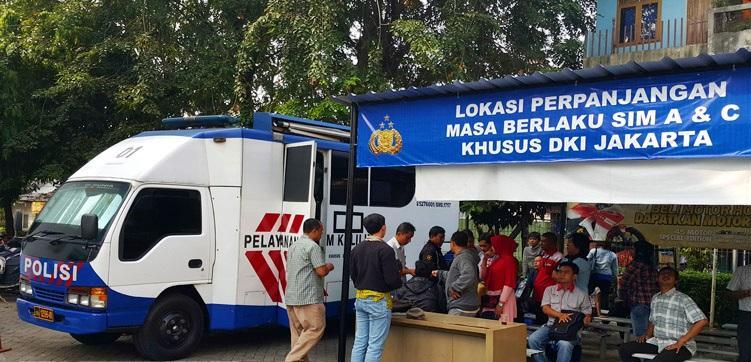 Kewenangan Polri Terbitkan SIM Digugat di MK