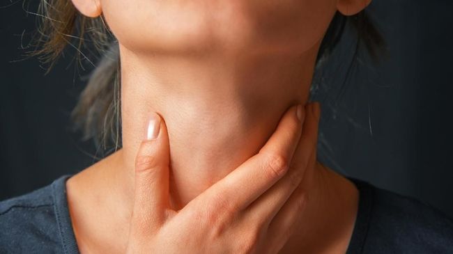 Penyebab Munculnya Infeksi Bintik Putih di Tenggorokan 