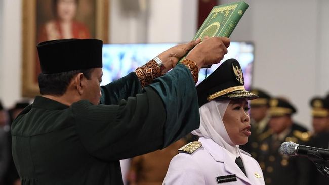 Gubernur Jawa Timur Khofifah Absen Panggilan KPK 