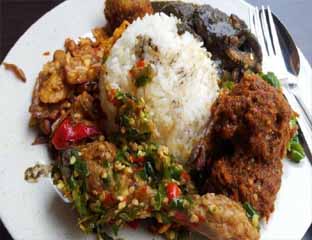 Rahasia Enaknya Nasi di Restoran Padang