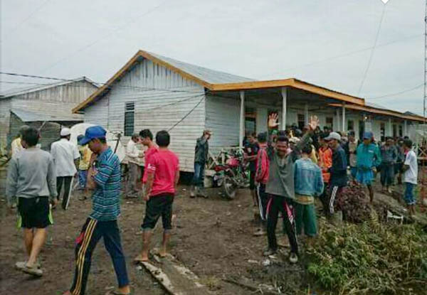 Protes Penyerobotan Lahan, Warga Dua Kecamatan di Inhil Demo Kantor PT CPK 