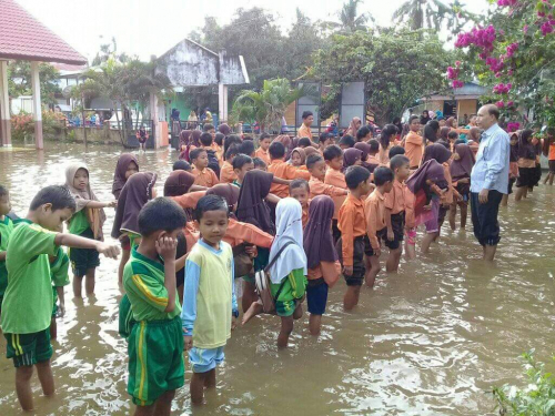 Banjir, 26 Sekolah di Kuansing Tidak Bisa Ujian Semester 
