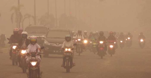 Ampuun, Asap Pekat Masih Kepung Riau 