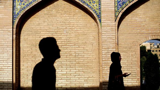 Qari Iran Kesayangan Khamenei Dituding Perkosa Para Santri