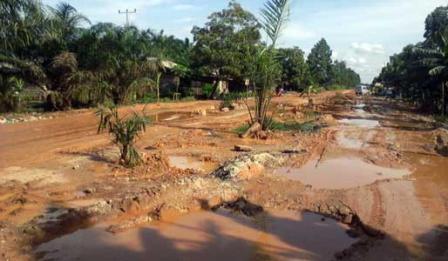 Dana Besar Rigid Pavement Untuk Ketahanan Jalan di Rohil 