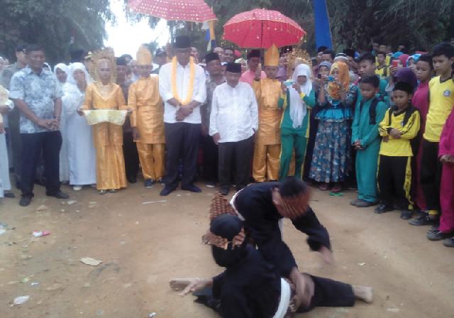 Diduga Kampanye Diluar Jadwal dan Gunakan Fasilitas Negara, Panwas Panggil Bupati Rohil