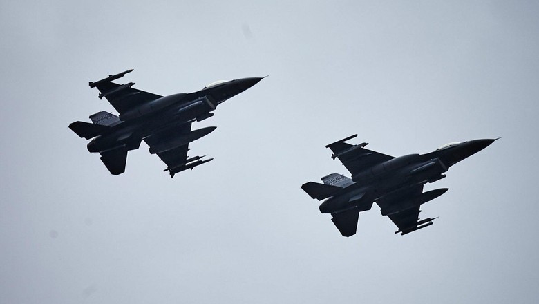 Jet Tempur F-16 AS Kena Tembak Taliban di Afghanistan 
