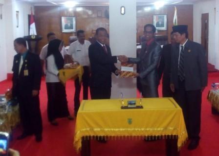 DPRD Rohil Sahkan Perda Penyertaan Modal Pada Bank Riau Kepri 