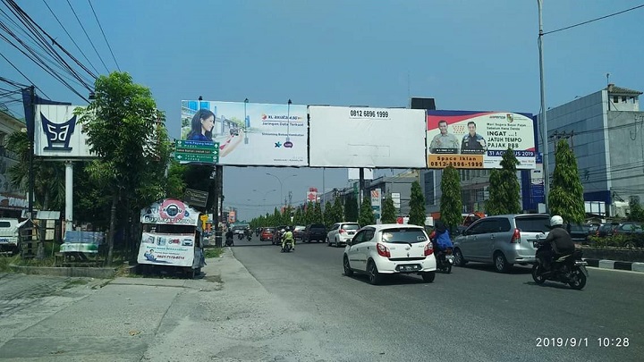 Reklame Bando di Pekanbaru Teridentifikasi Ilegal