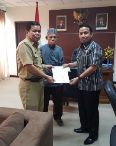 Jalan Teluk Pinang Tak Kunjung Diperbaiki, Warga Ngadu ke Ketua DPRD Inhil