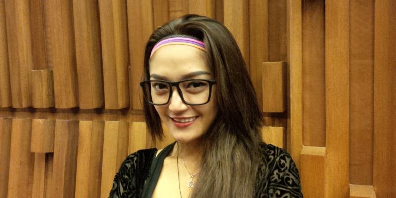 Siti Badriah Gampang Jatuh Hati