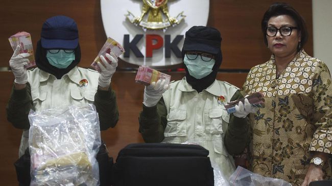 Survei LSI: Kesalehan Tinggi Tak Jamin Bebas Korupsi