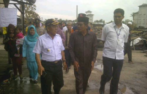 Korban Kebakaran Pasar Pulau Muda Dapat Bantuan Sembako, Peralatan Dapur dan Uang Tunai
