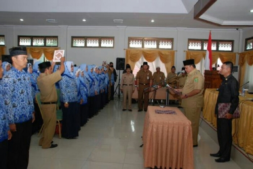 287 PNS Kategori II Dilantik, Yopi: Jadilah Sosok Teladan Bagi Lingkungan Kerja dan Masyarakat