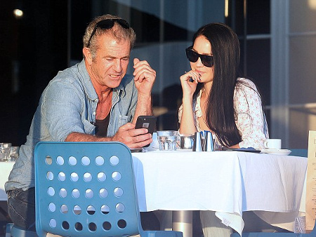 Mel Gibson Dikabarkan Pacaran dengan Wanita Lebih Muda 35 Tahun, Ini Fotonya