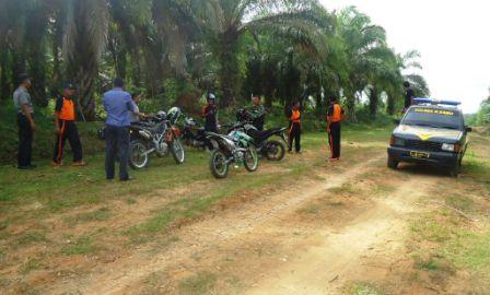 Tim Satgas Karlahut Rohul Rutin Patroli Sampai ke Pedalaman 