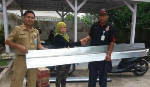 Korban Hujan Badai di Duri Terima Bantuan Sembako dan Logistik Bangunan