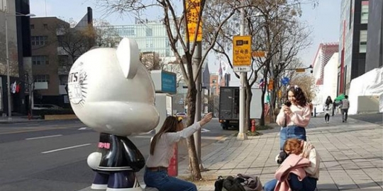 Parade Patung Beruang Simbol Idol K-Pop di Kawasan Gangnam, Adakah Favoritmu? 