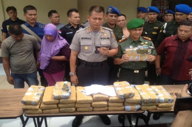 Prajurit TNI Dibekuk saat Kawal 30 Kg Ganja Siap Edar