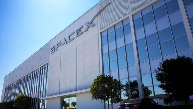 SpaceX Ajukan Izin Bangun Satu Juta Stasiun Bumi