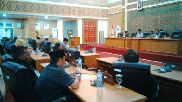 Paripurna, Pemkab Pelalawan Serahkan Lima Ranperda ke DPRD 