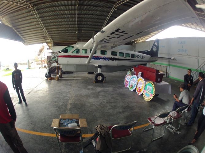 Jenazah Korban Pesawat Komala Air Papua Diterbangkan ke Jakarta 
